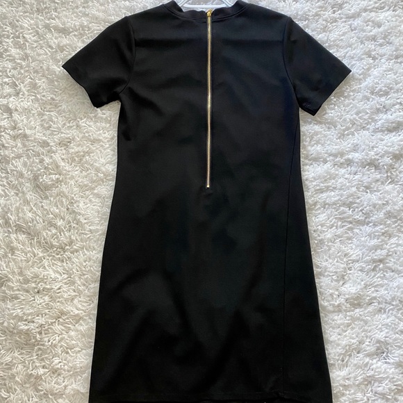 Asymmetrical buttoned dress - Picture 3 of 4